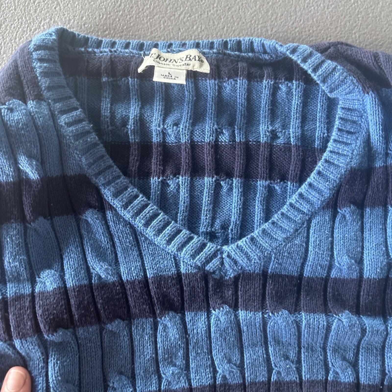 St. Johns Bay St. John’s Bay Petite Large Blue Striped V-Neck Sweater Size L / US 10 / IT 46 - 5 Thumbnail