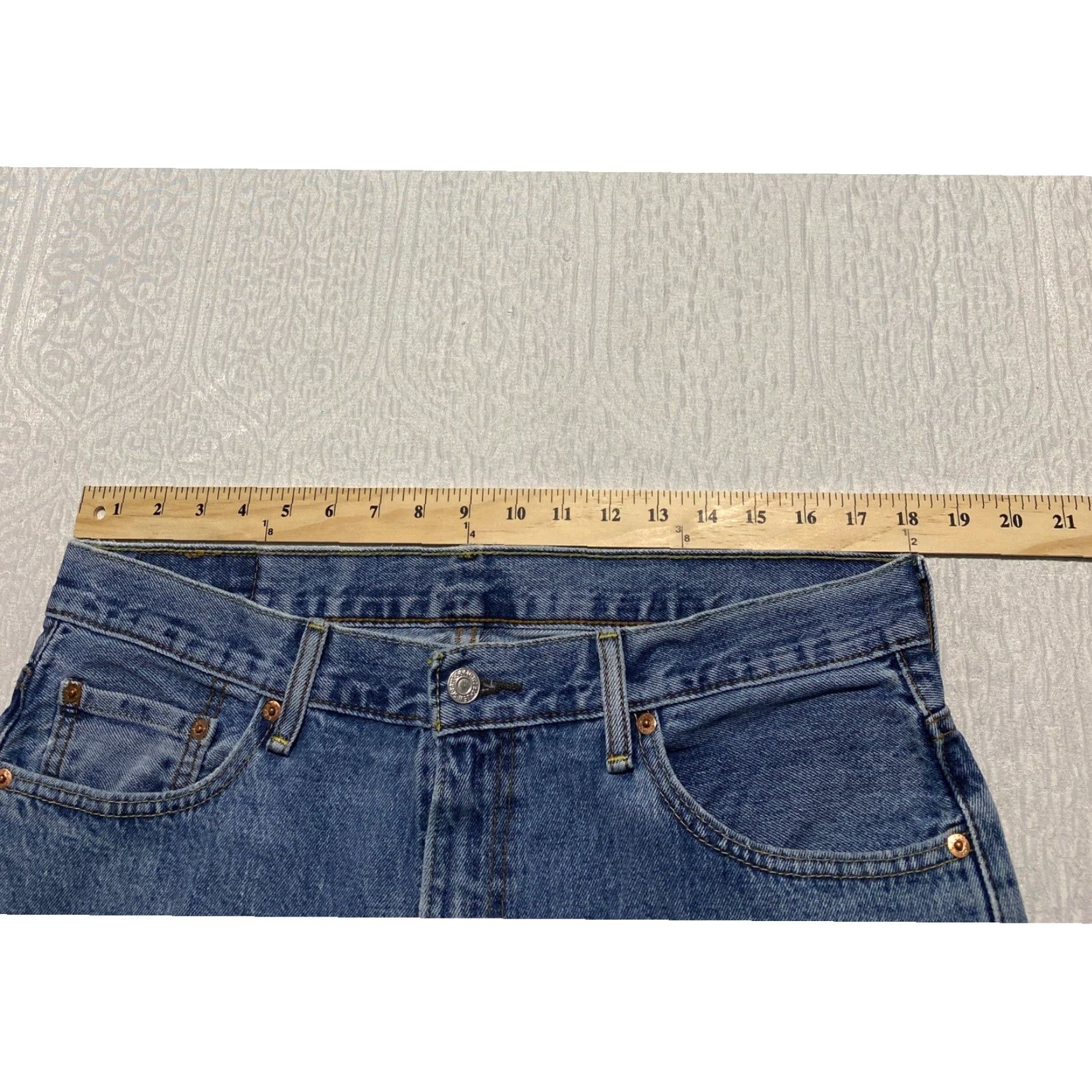 Levi's Levi's 550 Jeans Men Relaxed Fit Denim Light Wash W36 L30 Casual Everyday Pocket Closure Zip Button Size US 36 / EU 52 - 7 Thumbnail