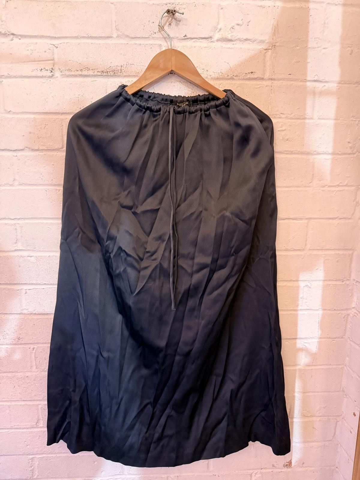 Unknown London Black Midi Skirt with Elastic Waist Size 30" / US 8 / IT 44 - 4 Thumbnail