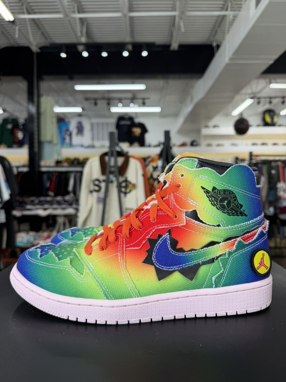 J Balvin × Jordan Brand Jordan 1 J Balvin Size 9 (2020) Size US 9 / EU 42 - 7 Thumbnail