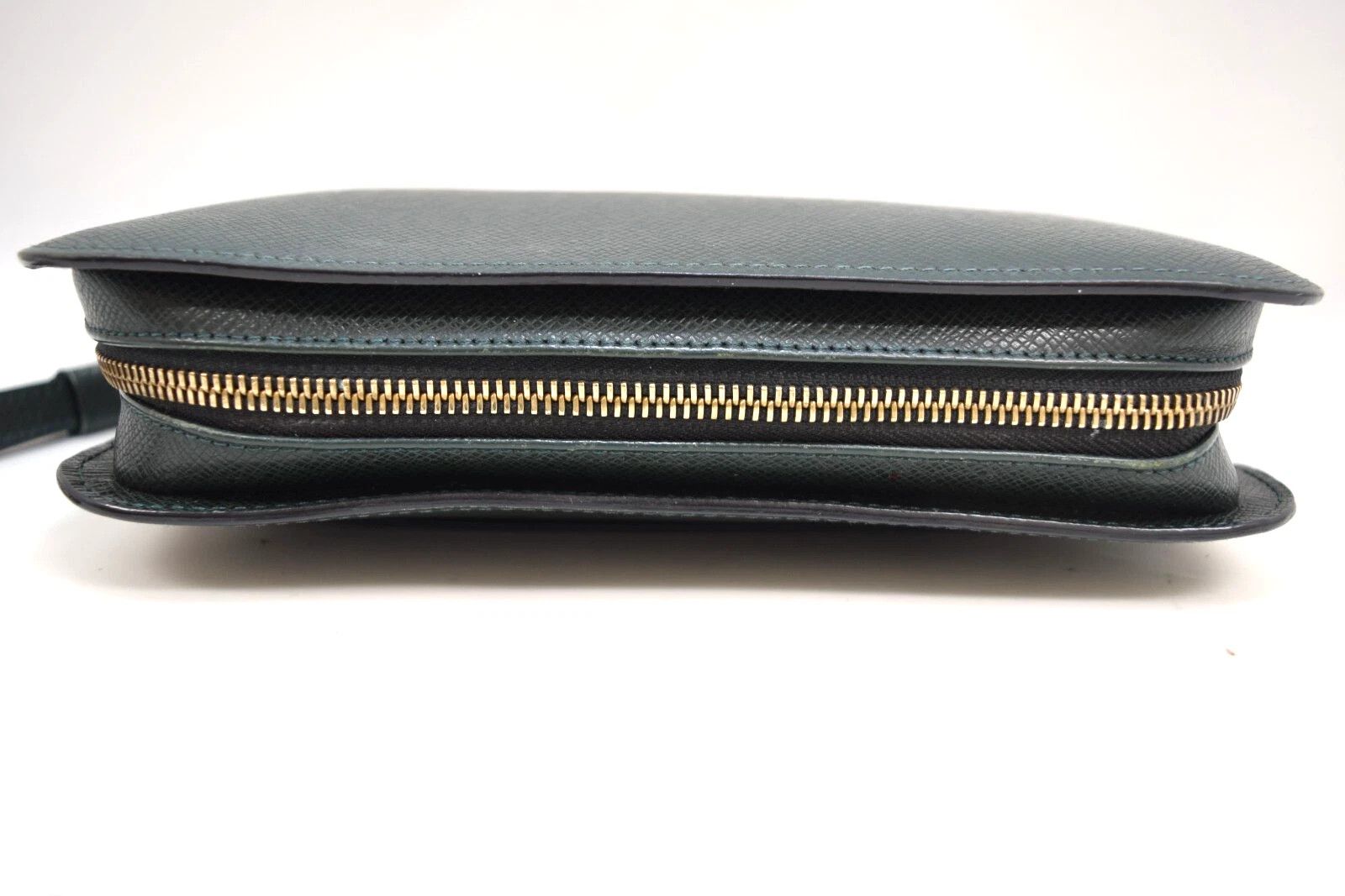 Louis Vuitton Louis Vuitton Baikal Clutch Bag Taiga Leather Epithea M30184 Size ONE SIZE - 4 Thumbnail