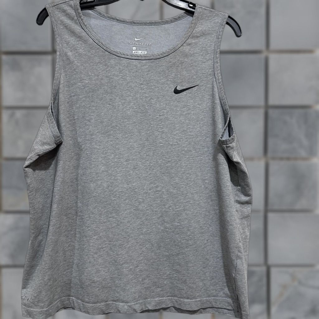 Nike Nike Dri-FIT Tank Top Shirt Women Size L Gray STAIN Oversize Tee Size L / US 10 / IT 46 - 1 Thumbnail