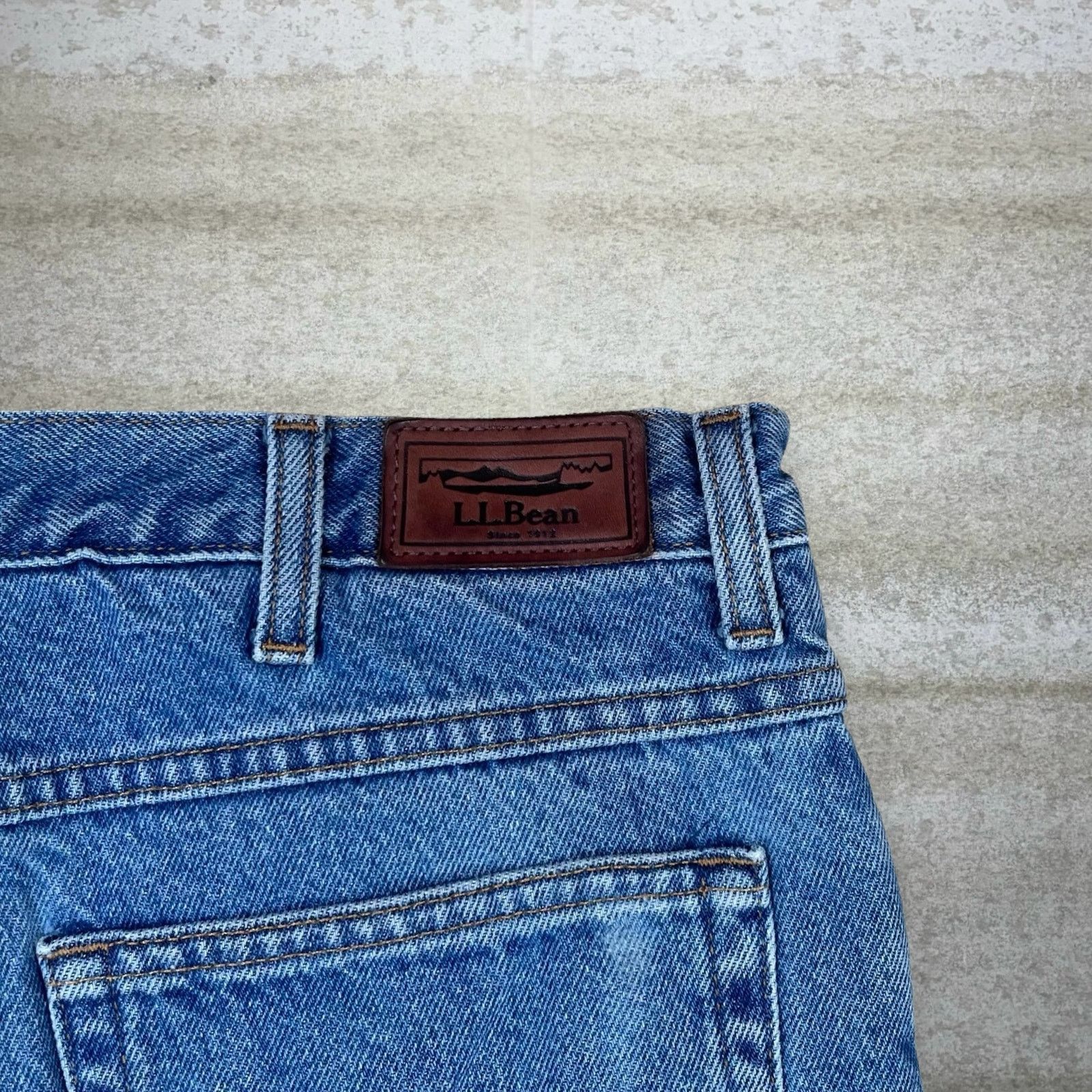 L.L. Bean Vintage Y2K LL Bean Jeans 35x29 Relaxed Medium Wash Denim Size US 35 - 4 Thumbnail