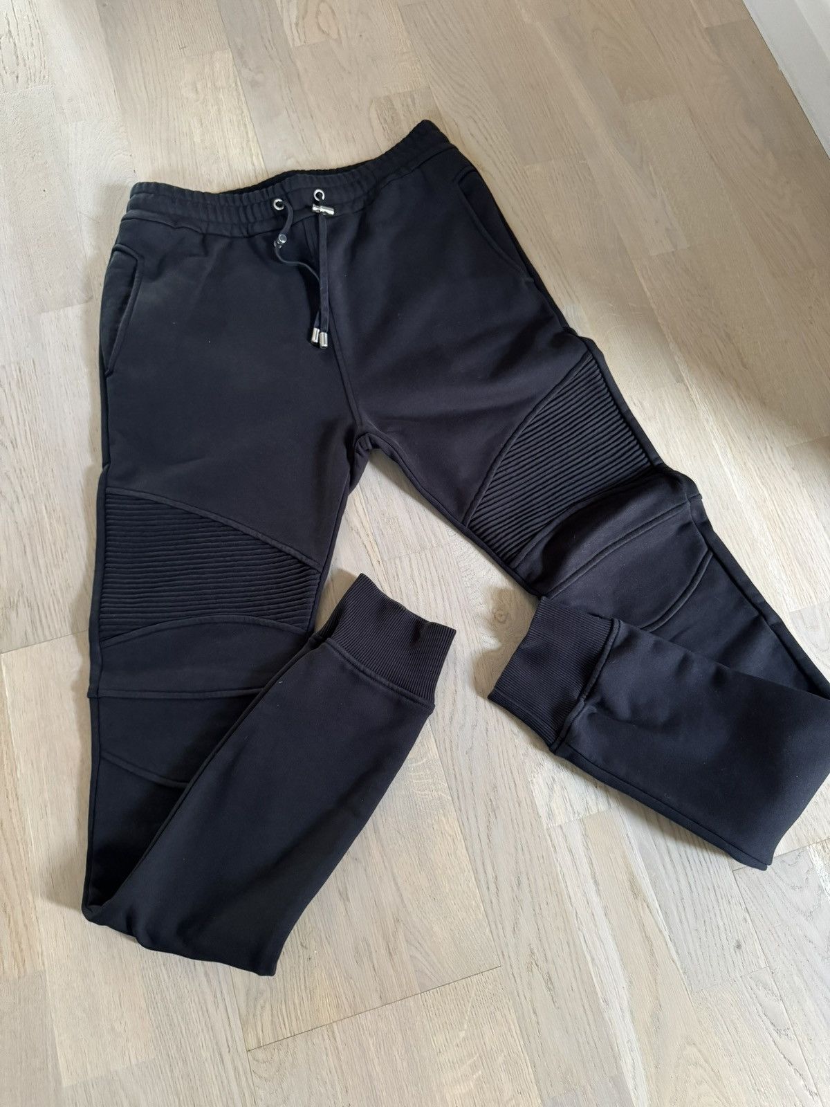 Balmain BALMAIN joggers STUDY/SEE real tape measurements in photos Size US 29 - 1 Thumbnail