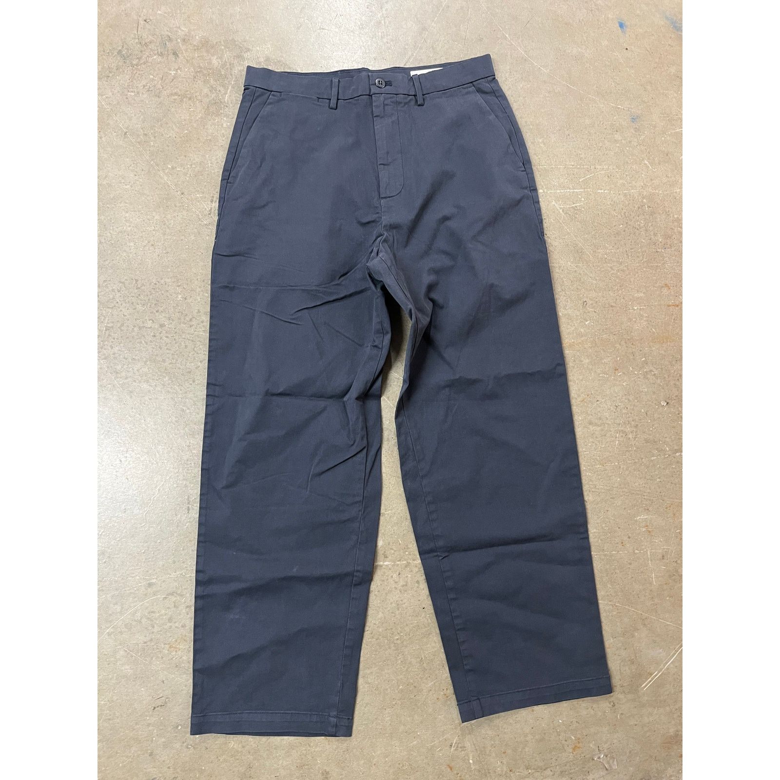 Gap Gap Men - Modern Khakis in Baggy Fit / 31x30/ blue/ NWOT Size US 31 - 2 Thumbnail