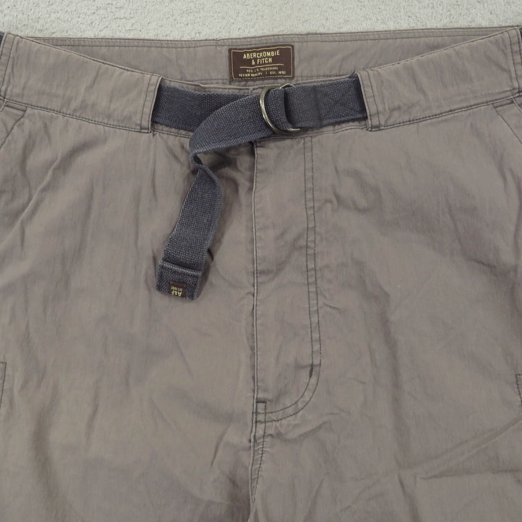 Abercrombie & Fitch VTG Abercrombie & Fitch Shorts Mens 38 Grey Brown Y2K Baggy Skater Preppy Belted Cargo Pocket Size US 38 / EU 54 - 5 Thumbnail