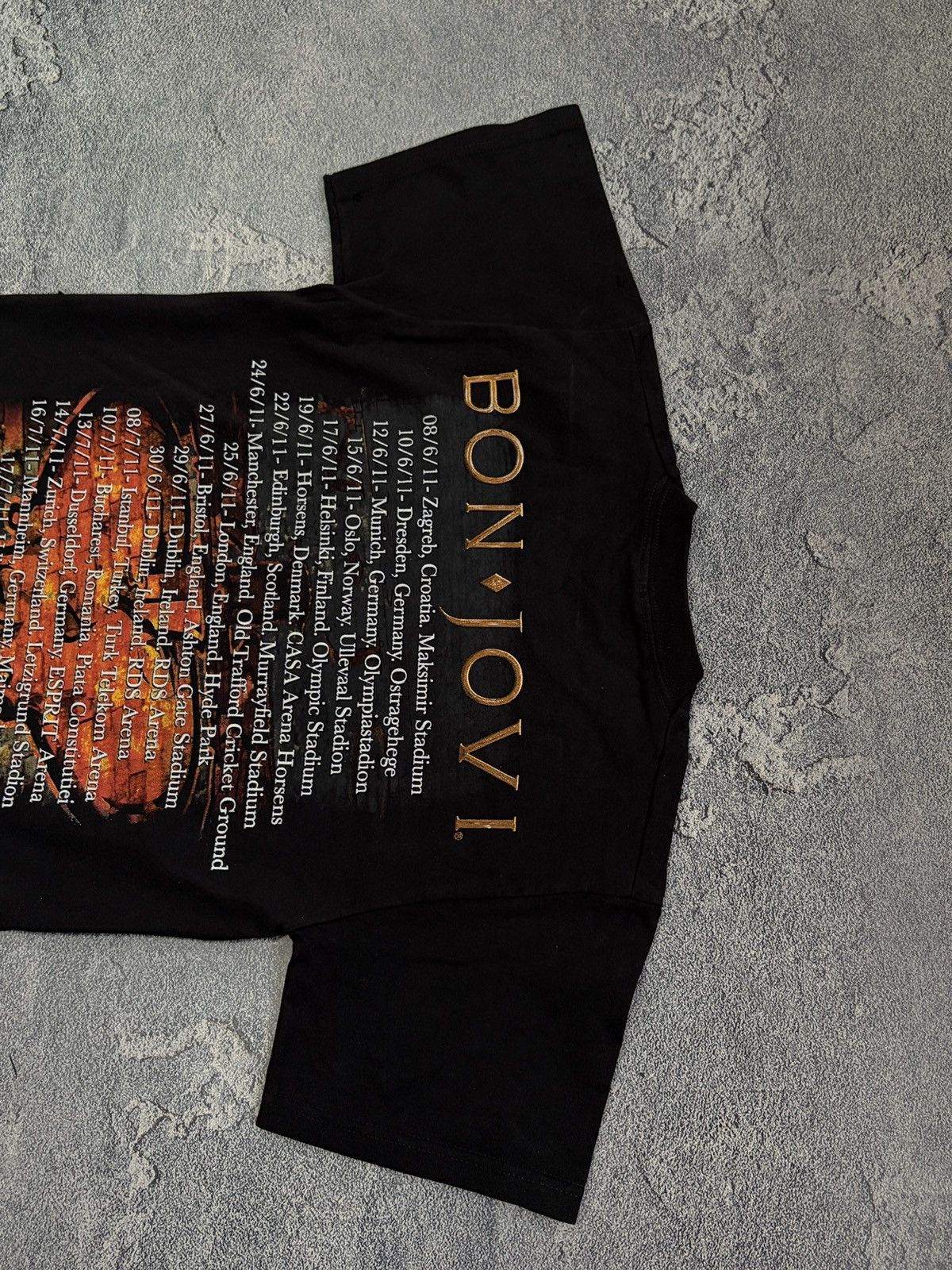 Band Tees Vintage 2011 Bon Jovi European Tour T-Shirt Black Men SZ S Size US S / EU 44-46 / 1 - 5 Thumbnail