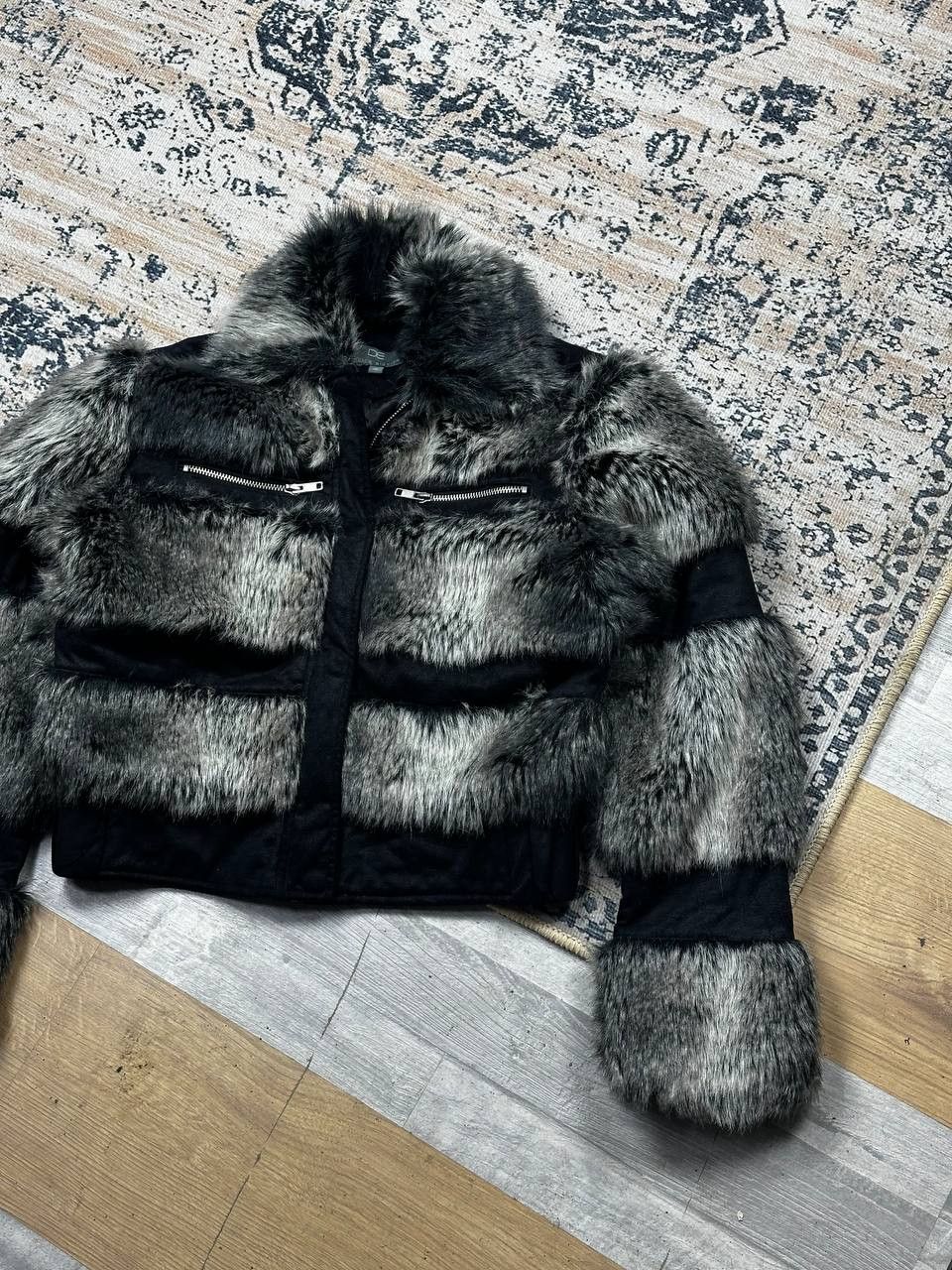 Japanese Brand Vintage Y2K Textured Fur Jacket Cropped Opium Avant Garde Size M / US 6-8 / IT 42-44 - 1 Thumbnail