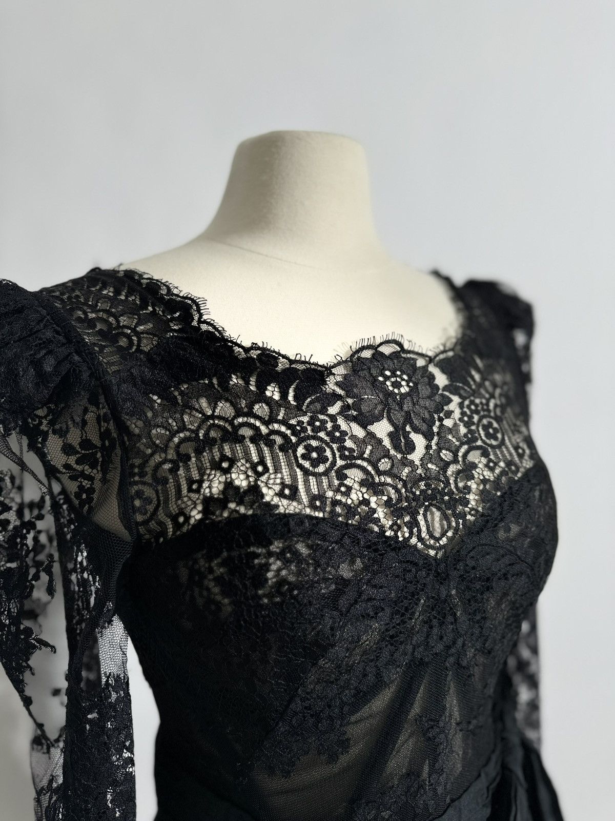 Zuhair Murad Brand New US 6-8 ZUHAIR MURAD Chantilly Lace Evening Gown Size M / US 6-8 / IT 42-44 - 4 Thumbnail