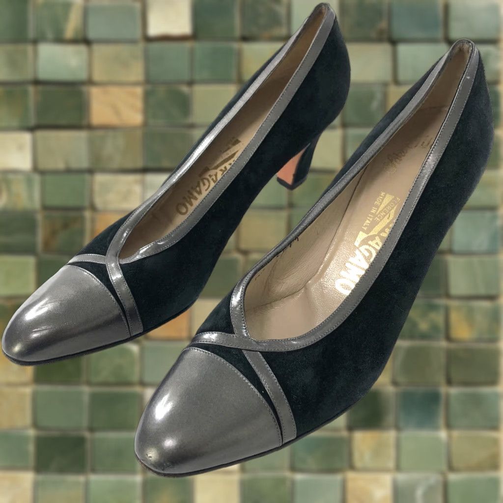 Salvatore Ferragamo Salvatore Ferragamo 8.5 Narrow Closed Toe Kitten Heel Suede Black Pump Womens XS? Size US 9 / IT 39 - 1 Thumbnail