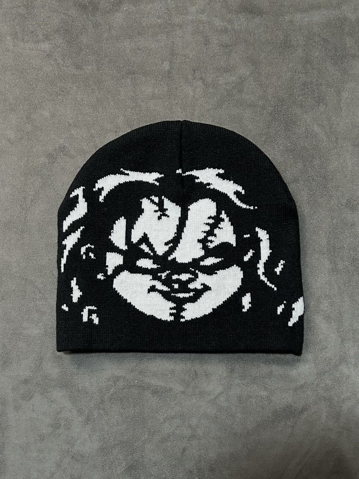 Japanese Brand Rare Chunky Graphic No Cuff Knit Black Beanie Hats OS Size ONE SIZE - 1 Thumbnail