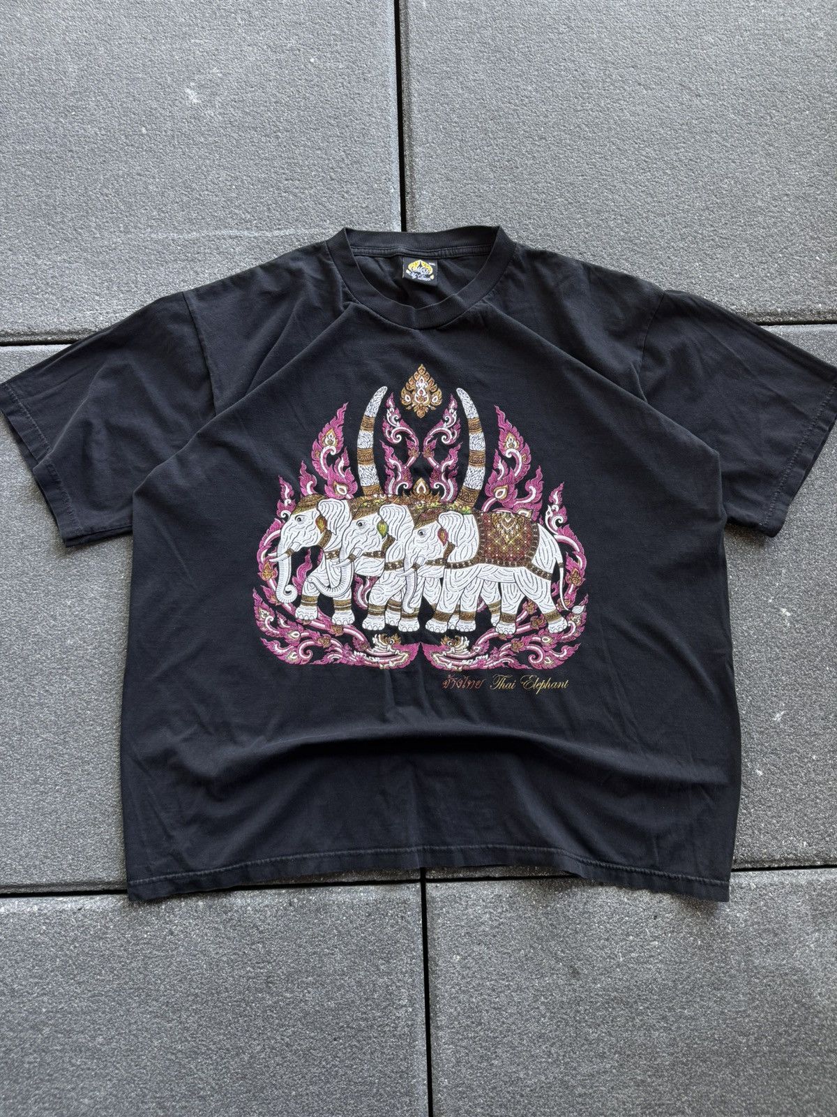 Tultex CRAZY VINTAGE THAILAND GRAPHIC T-SHIRT Size US XXL / EU 58 / 5 - 2 Thumbnail
