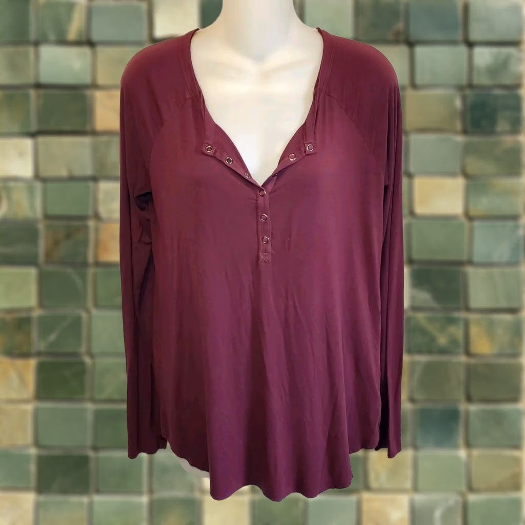 American Eagle Outfitters American Eagle Outfitters T-Shirt Jersey Long Sleeve Maroon Button Front M Women's Regular Size Modern, Casual, Preppy Size M / US 6-8 / IT 42-44 - 1 Thumbnail