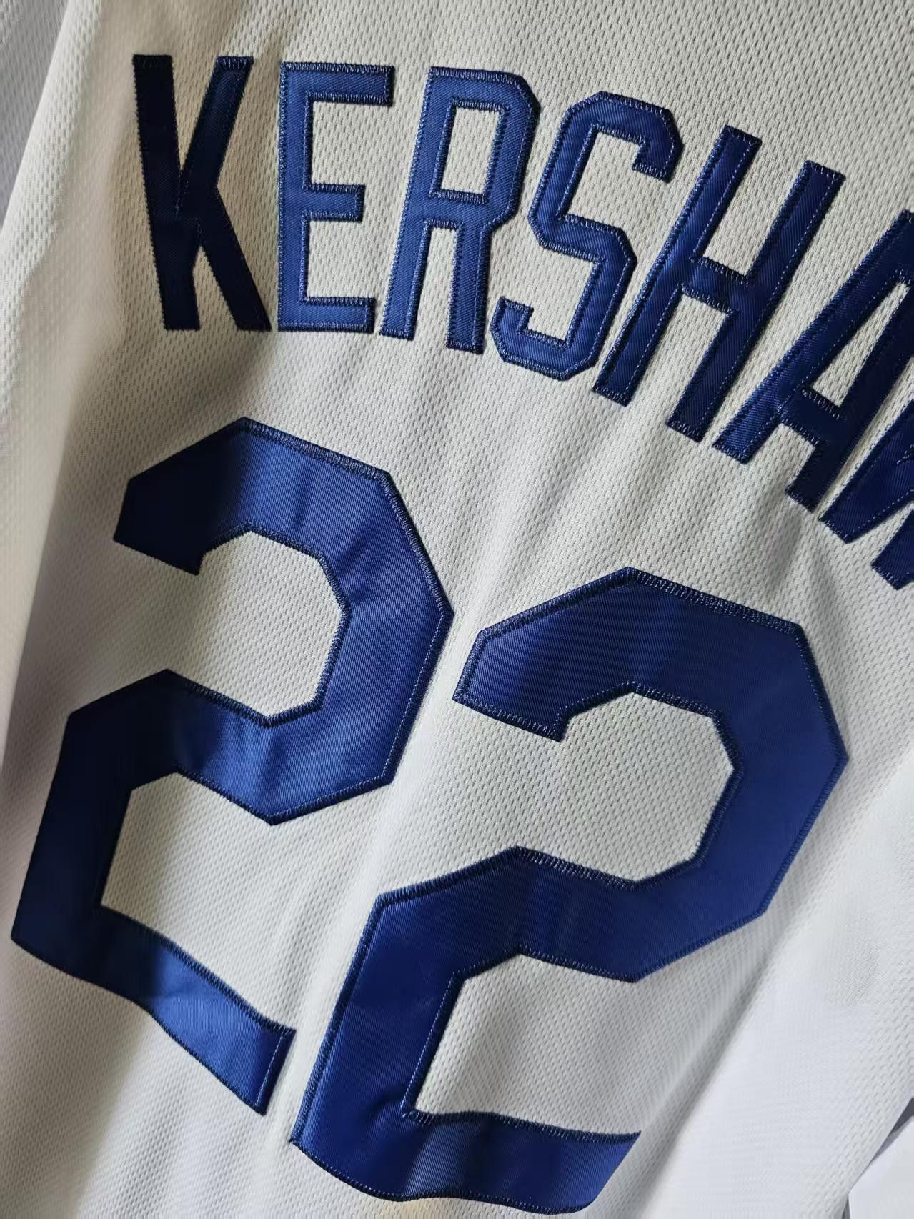 MLB Los Angeles Dodgers #22 Kershaw Jersey White Size US XL / EU 56 / 4 - 4 Thumbnail