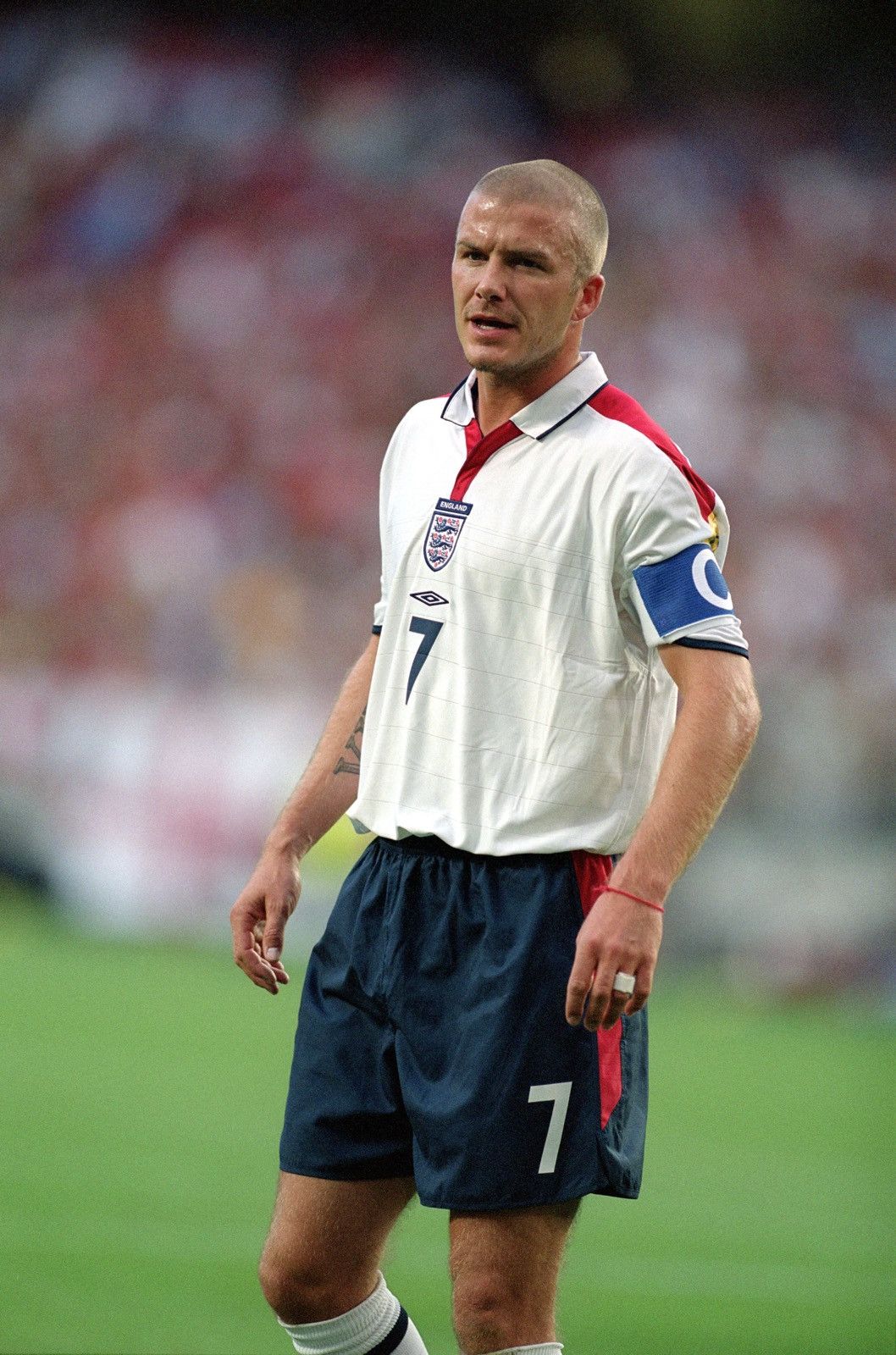 Umbro ENGLAND UMBRO 2004 EURO FOOTBALL HOME JERSEY #7 BECKHAM Size US XL / EU 56 / 4 - 11 Thumbnail