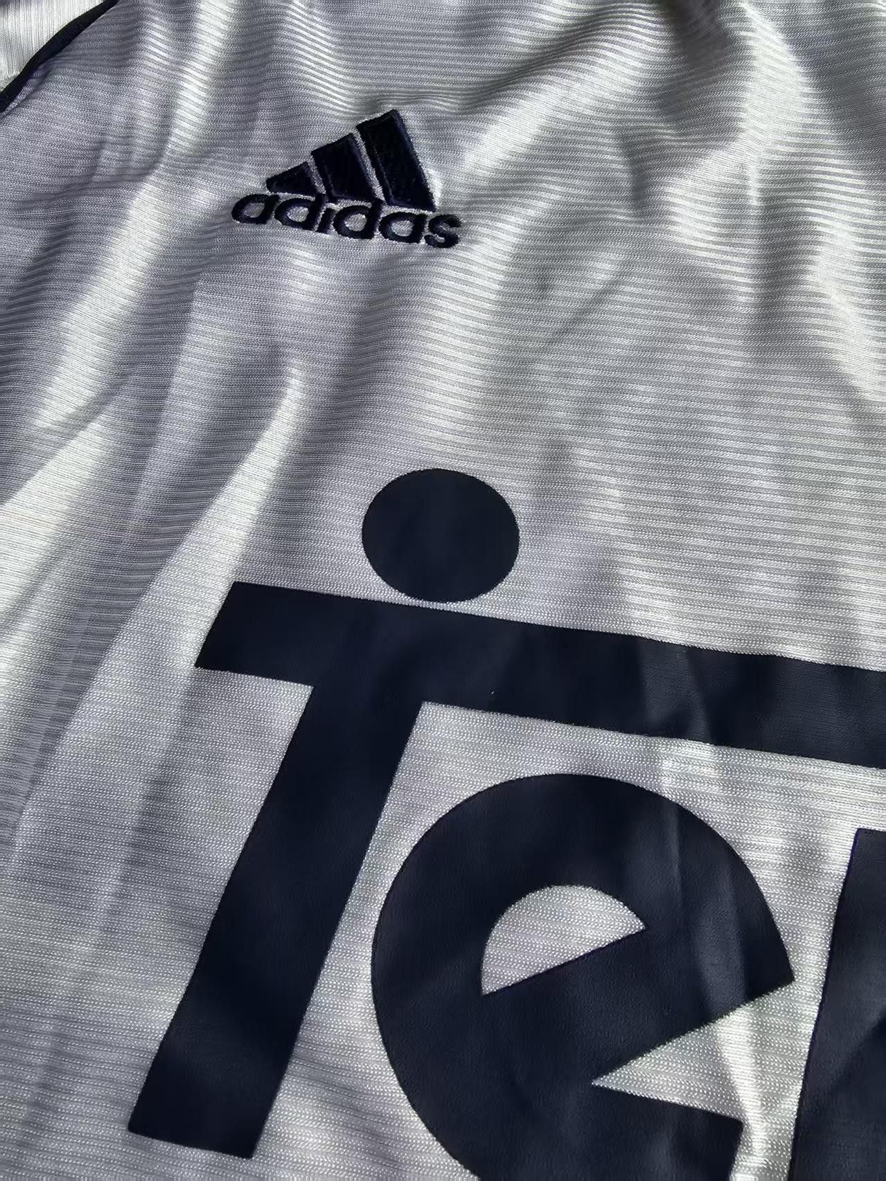 Other 1998 2000 Real Madrid Jersey Home Size US XXL / EU 58 / 5 - 3 Thumbnail
