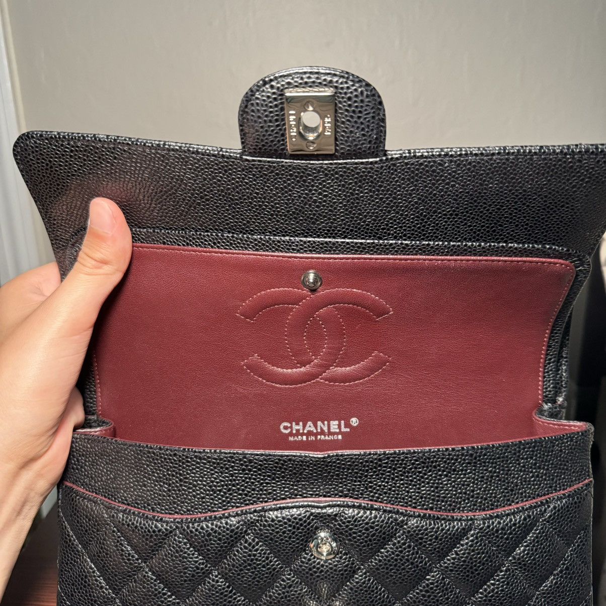 Chanel CHANEL Caviar Quilted Medium Double Flap in Black Size ONE SIZE - 3 Thumbnail