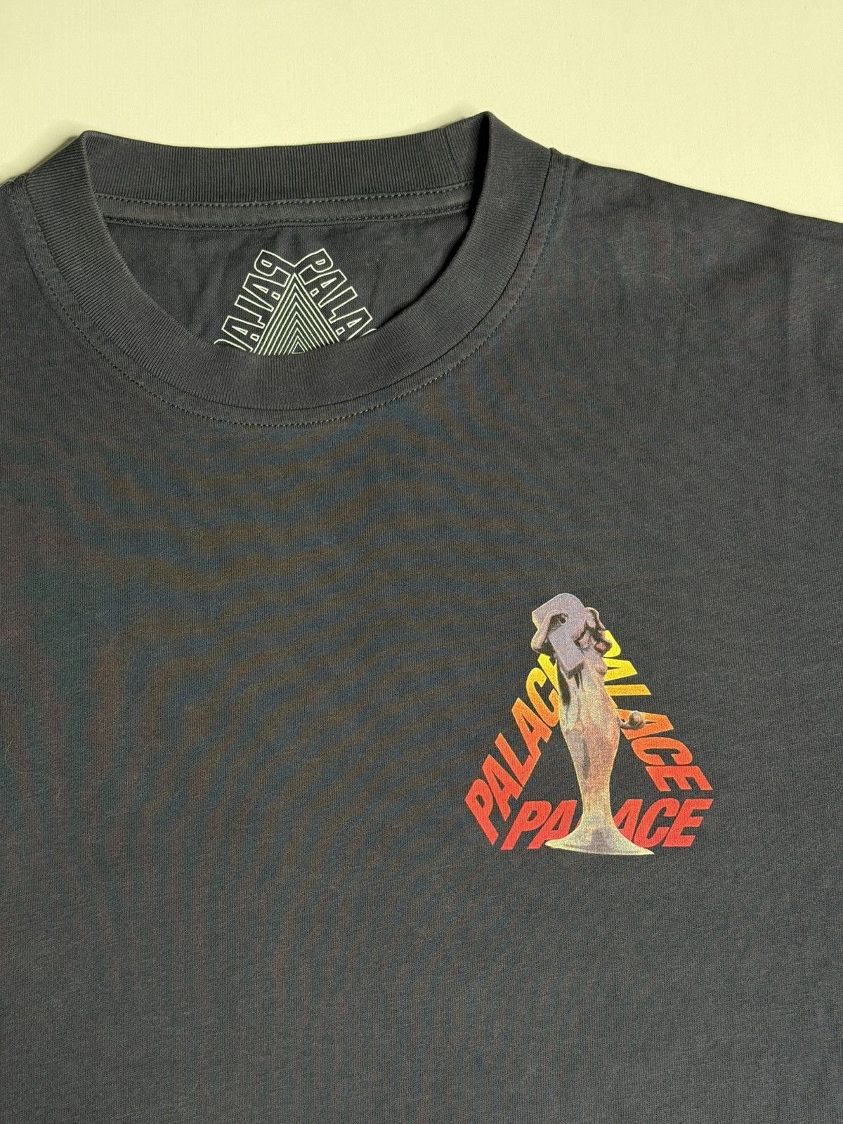 Palace Palace Tri-Ferg P Statue Tee “Charcoal” [L] PREOWNED Size US M / EU 48-50 / 2 - 3 Thumbnail