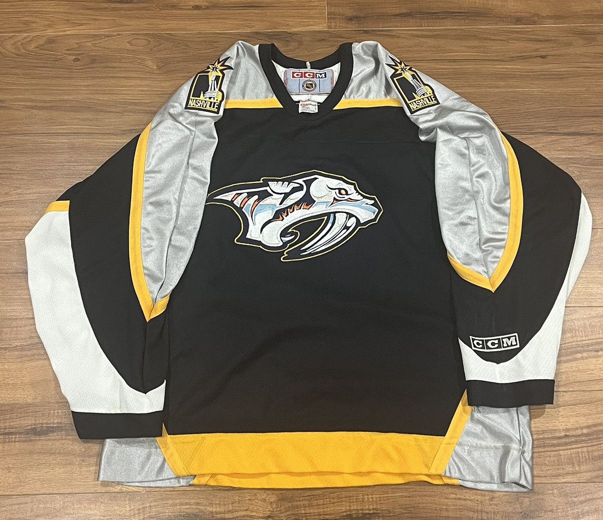 Image of Hockey Jersey x Nhl Vintage Nashville Predators Nhl Jersey - Size Large in Blue, Men's