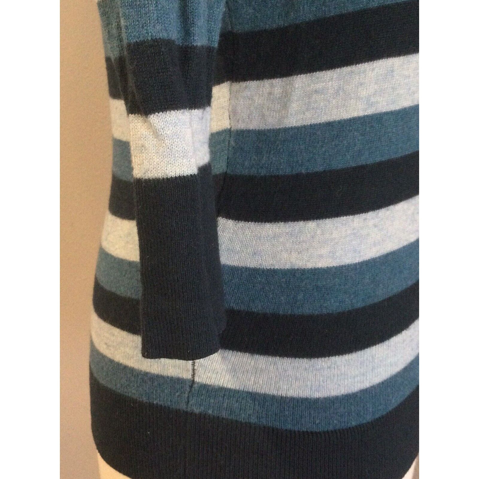 Banana Republic Banana Republic 3/4 Sleeve Turtleneck Sweater Size Small Size S / US 4 / IT 40 - 5 Thumbnail