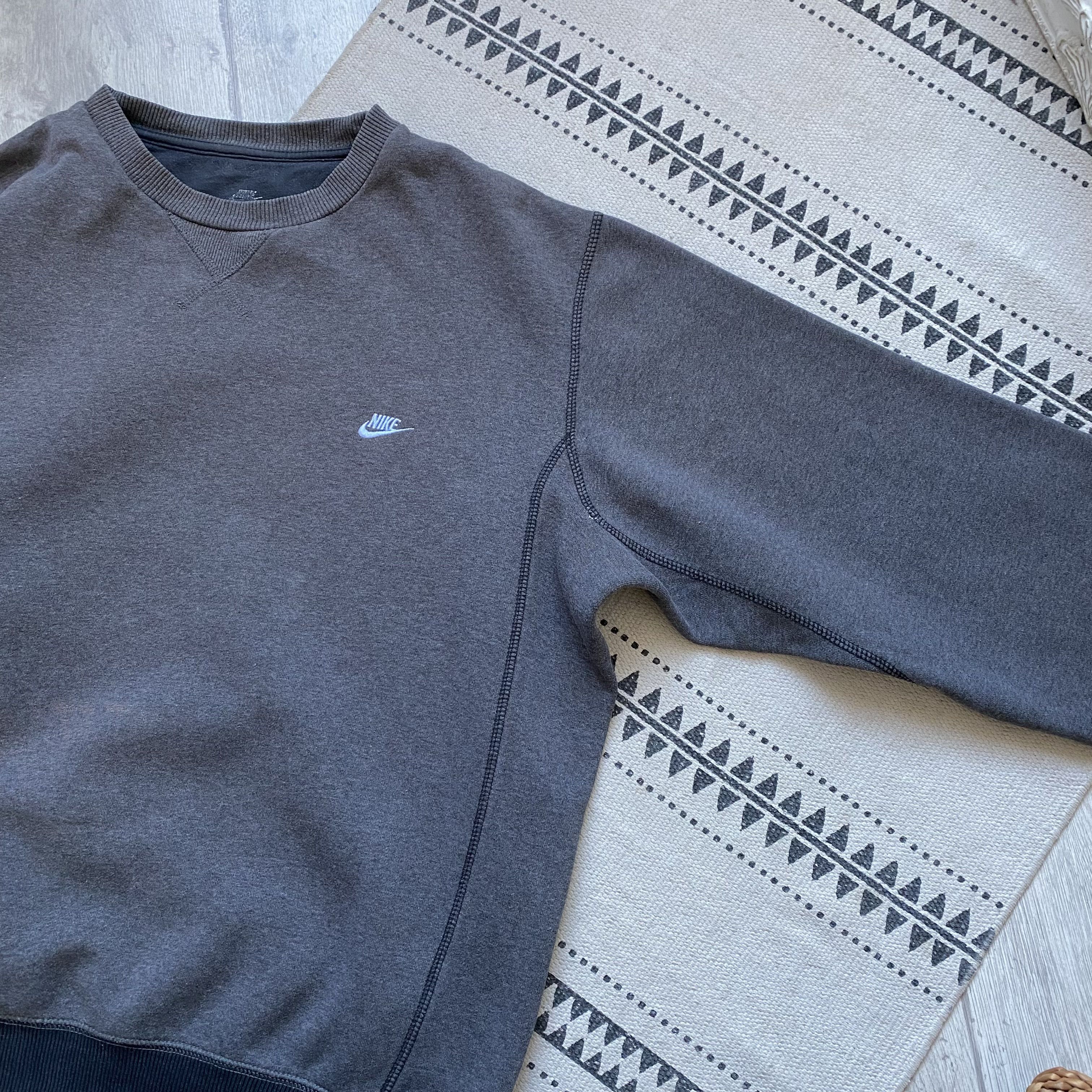 Nike 🦍 Vintage 90 Nike boxy sweatshirt Y2K mini swoosh Size US L / EU 52-54 / 3 - 8 Thumbnail