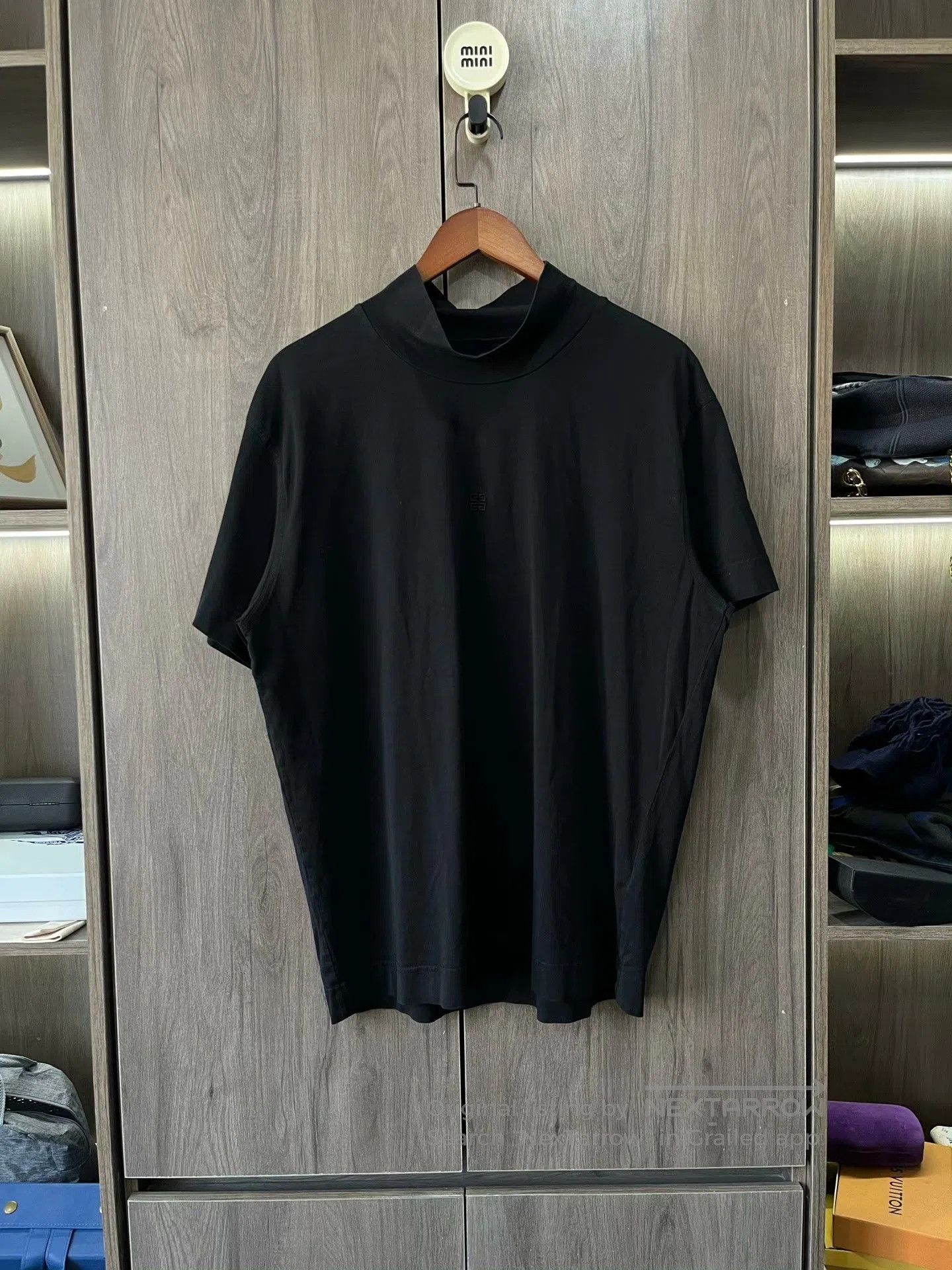 Givenchy Givenchy New Logo Embroidered Short-Sleeve. Size US XL / EU 56 / 4 - 8 Thumbnail