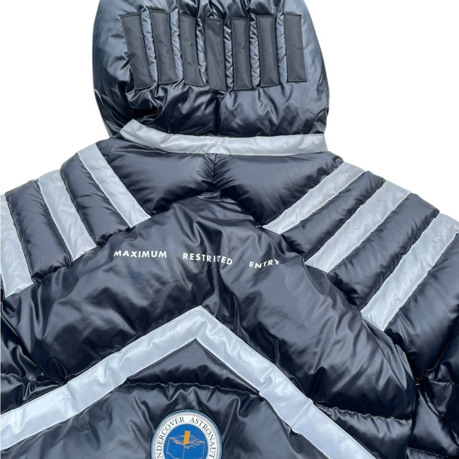 Undercover Undercover AW18 LED Space Suit RUNWAY AW18 2001: A Space Size US M / EU 48-50 / 2 - 8 Thumbnail