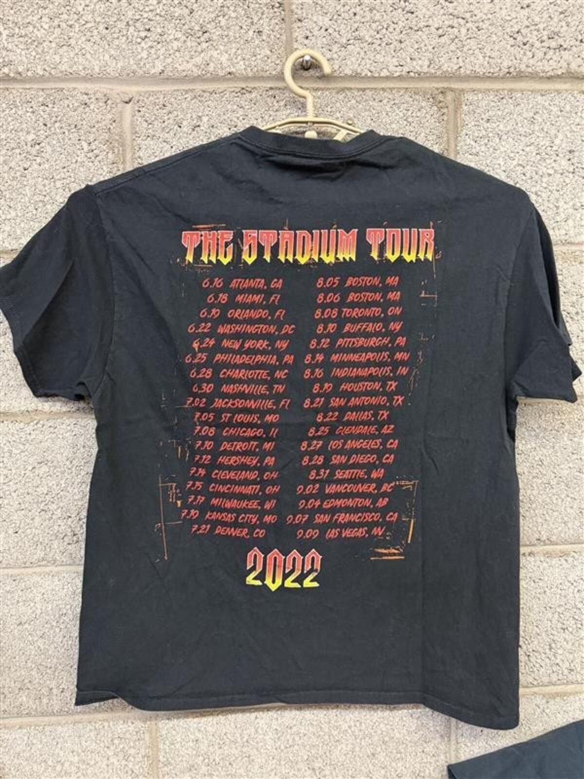 Other 2022 Tour XL Motley Crue Def Leppard Poison Joan Jett Size US XL / EU 56 / 4 - 2 Thumbnail