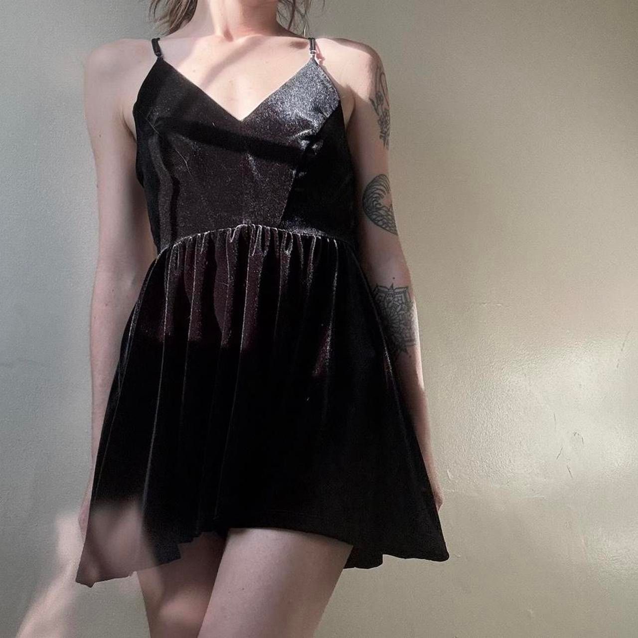Urban Outfitters Silence + Noise Black Velvet Romper XS Little Black Dress Size XS / US 0-2 / IT 36-38 - 2 Thumbnail