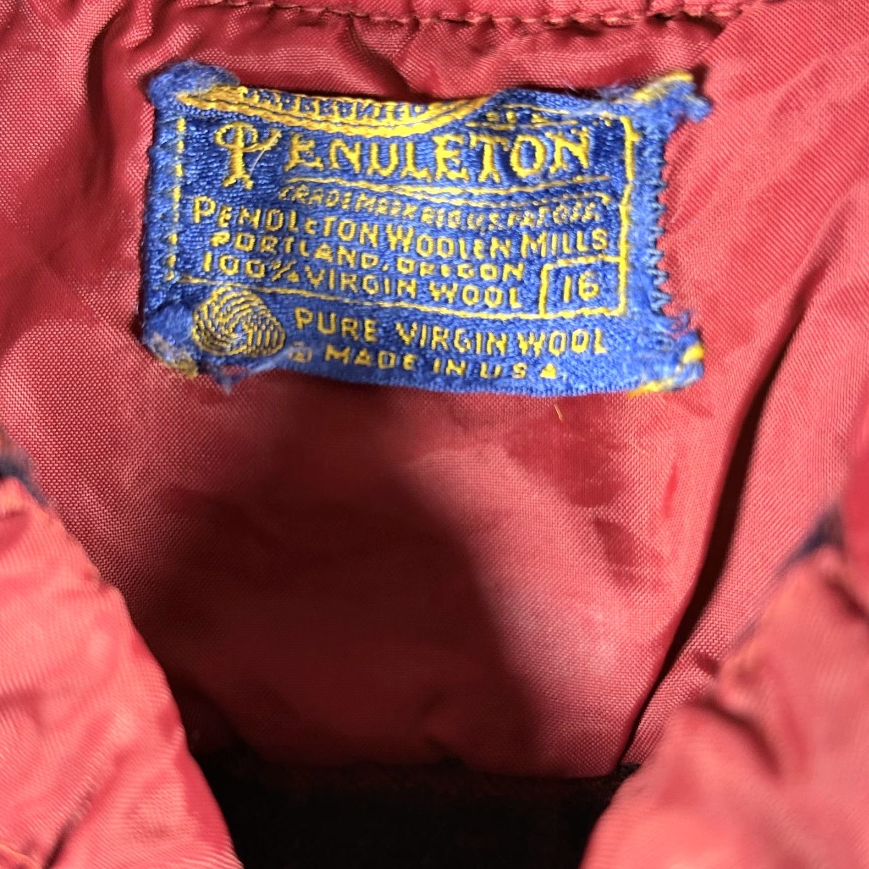 Pendleton VINTAGE Pendleton Shirt Red Blue Plaid Pure Virgin Wool USA Made Men's Size 16 Size US L / EU 52-54 / 3 - 4 Thumbnail