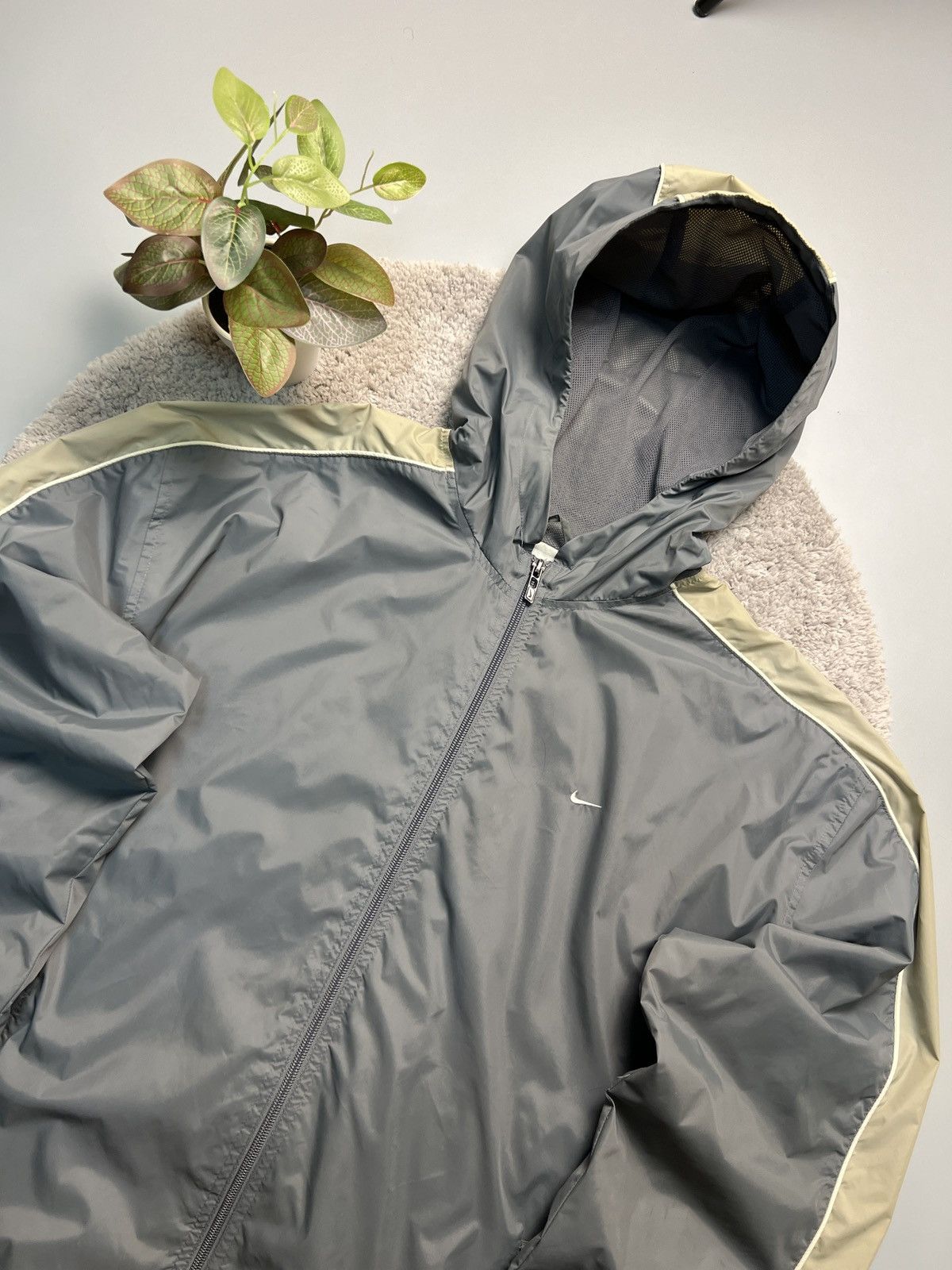 Nike × Vintage Vintage Nike Nylon Track Jacket Swoosh Y2k Size US L / EU 52-54 / 3 - 2 Thumbnail