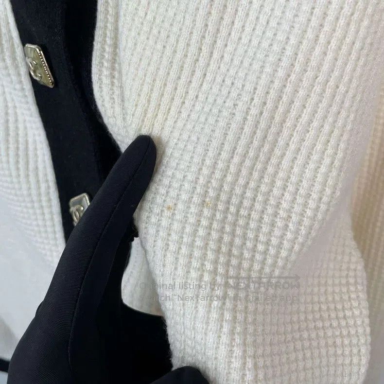 Chanel Chanel Waffle stitched black edge Polo collar long sleeves Size XS / US 0-2 / IT 36-38 - 9 Thumbnail
