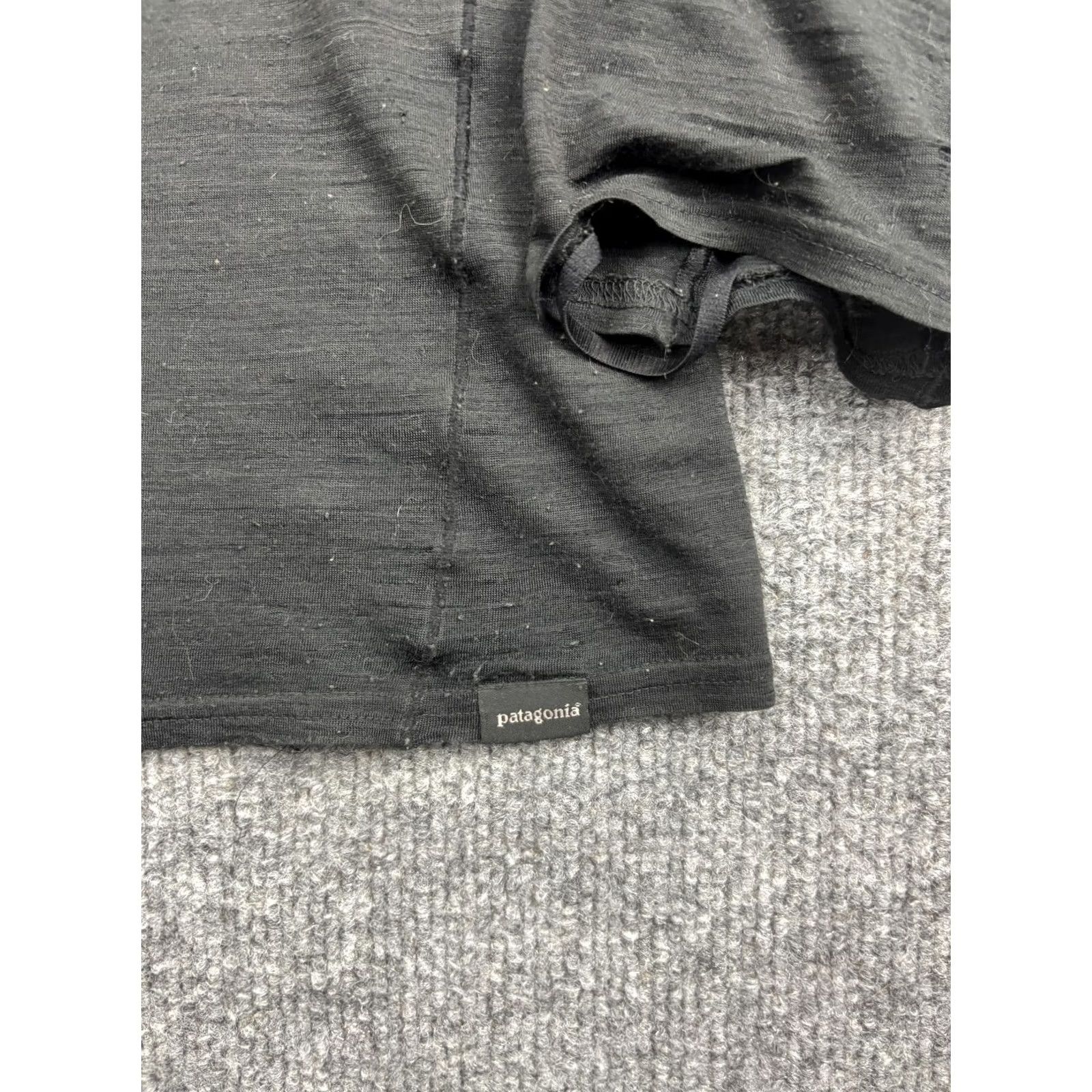 Patagonia Patagonia Long Sleeve Shirt Mens Black Crewneck Base Layer Performance Outdoor Shirt Size US M / EU 48-50 / 2 - 3 Thumbnail