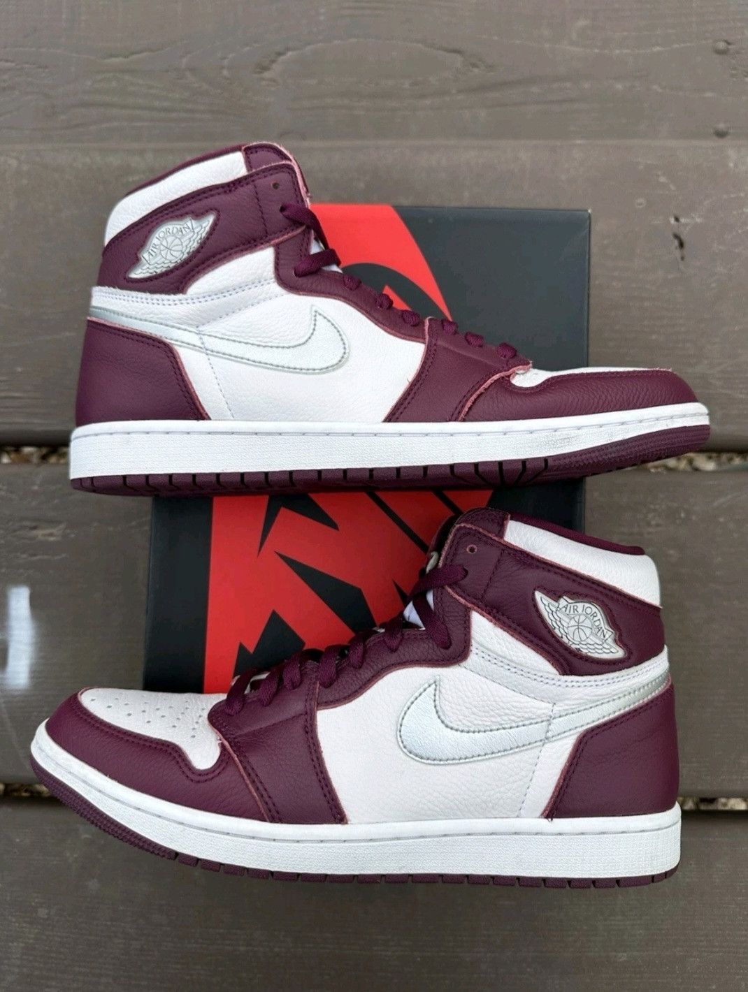 Jordan Brand Nike Air Jordan Retro 1 High OG Bordeaux Size 11.5 Men Size US 11.5 / EU 44-45 - 3 Thumbnail