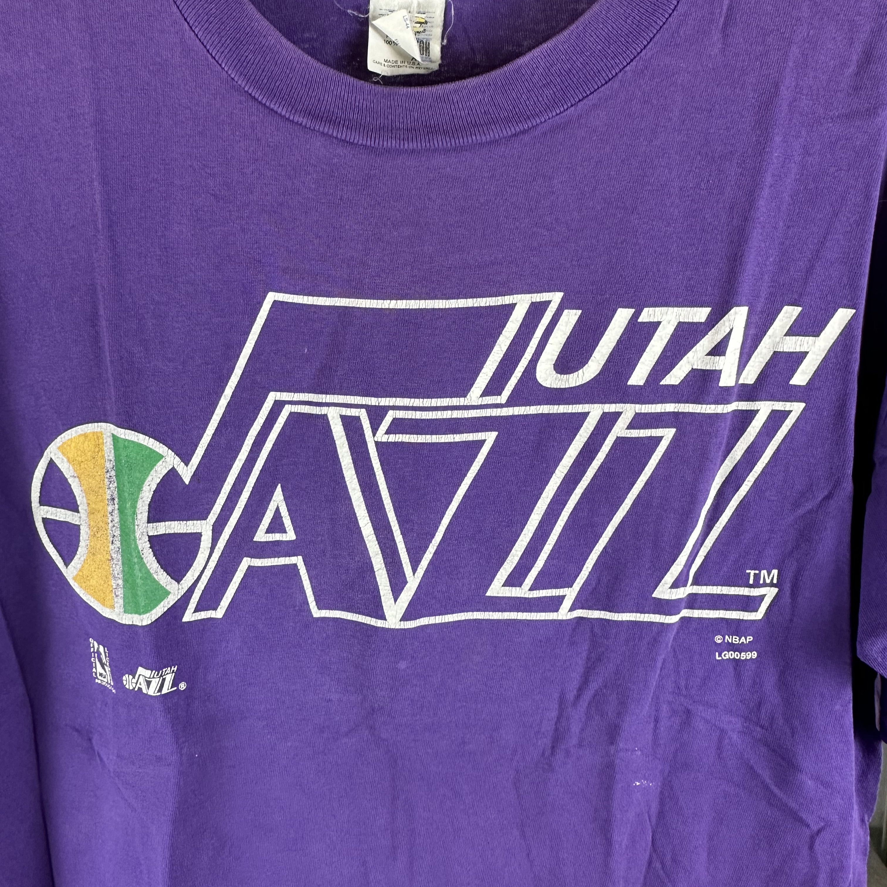 Vintage Vintage 90s Utah Jazz Basketball NBA T-shirt Size US XL / EU 56 / 4 - 2 Thumbnail