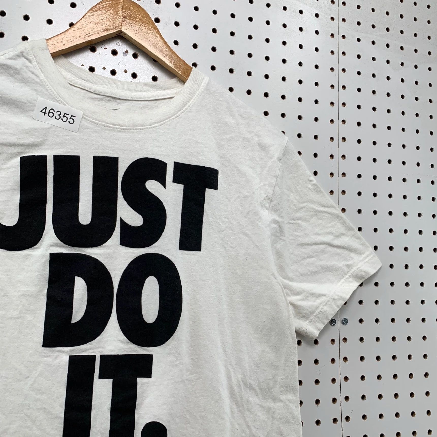 Nike Nike Shirt Mens Medium White Short Sleeve Just Do It Tee Size US M / EU 48-50 / 2 - 4 Thumbnail