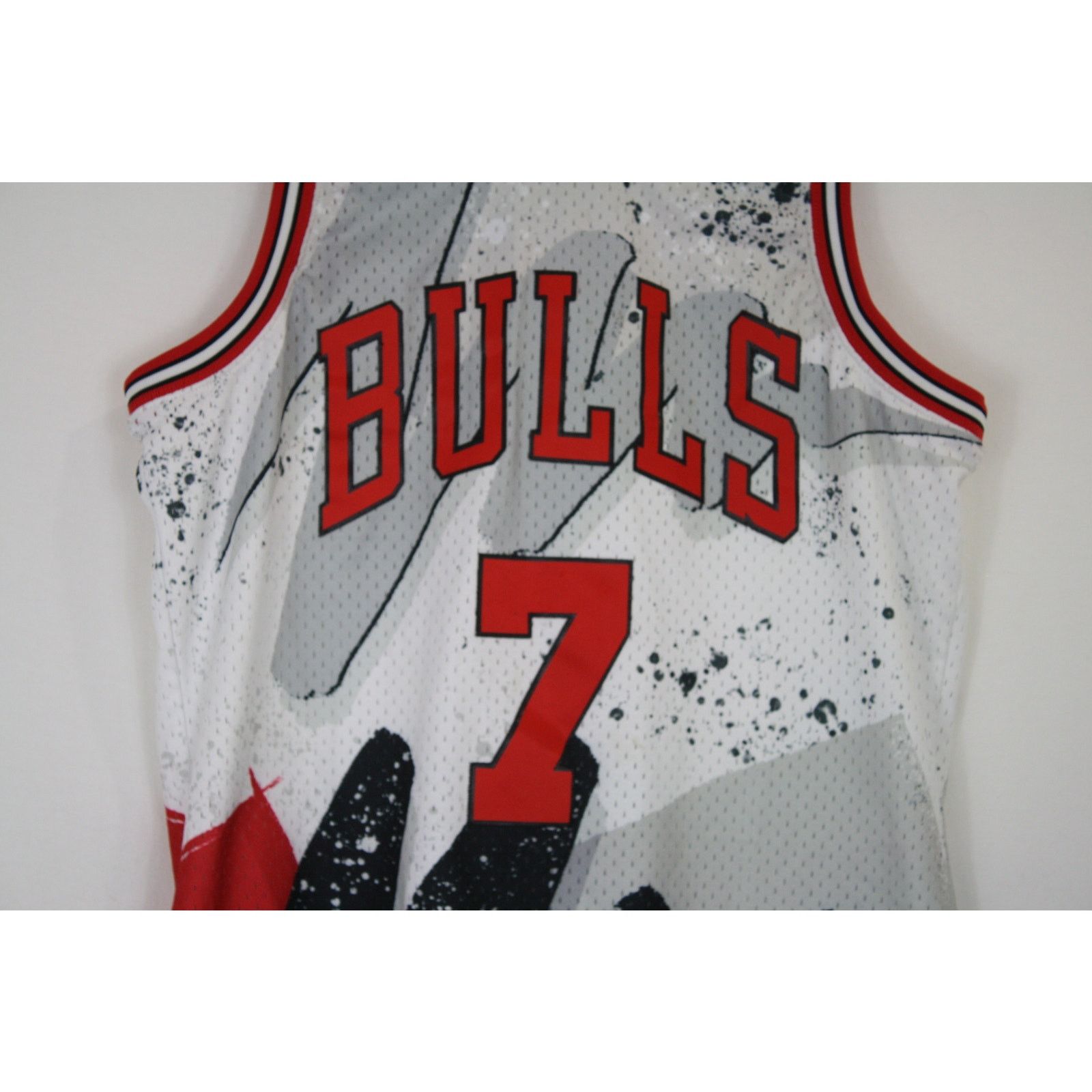 Mitchell & Ness Mitchell & Ness Toni Kukoc Chicago Bulls Throwback Jersey M Size M / US 6-8 / IT 42-44 - 4 Thumbnail