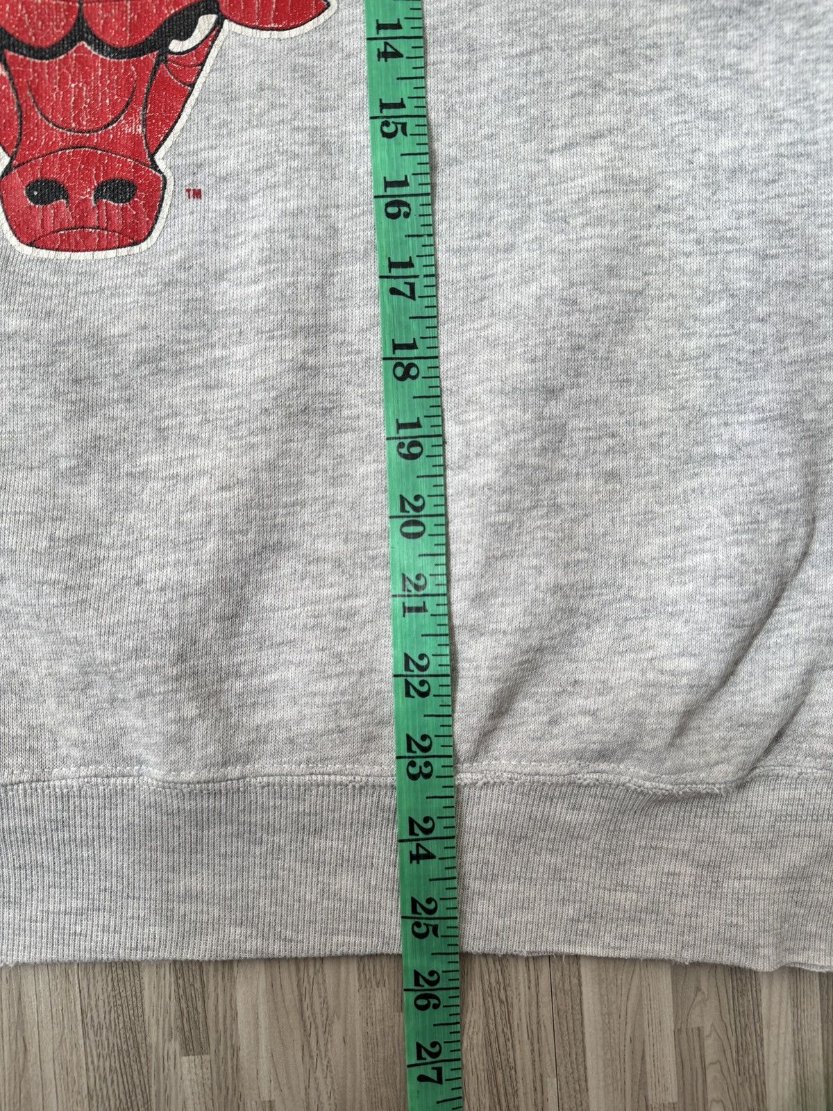NBA × Vintage Vintage Jostens Chicago Bulls NBA Worn Sweatshirt Size US M / EU 48-50 / 2 - 14 Thumbnail