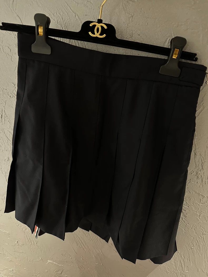 Thom Browne Thom Browne Pleated Skirt - dmc Size 30" / US 8 / IT 44 - 1 Thumbnail