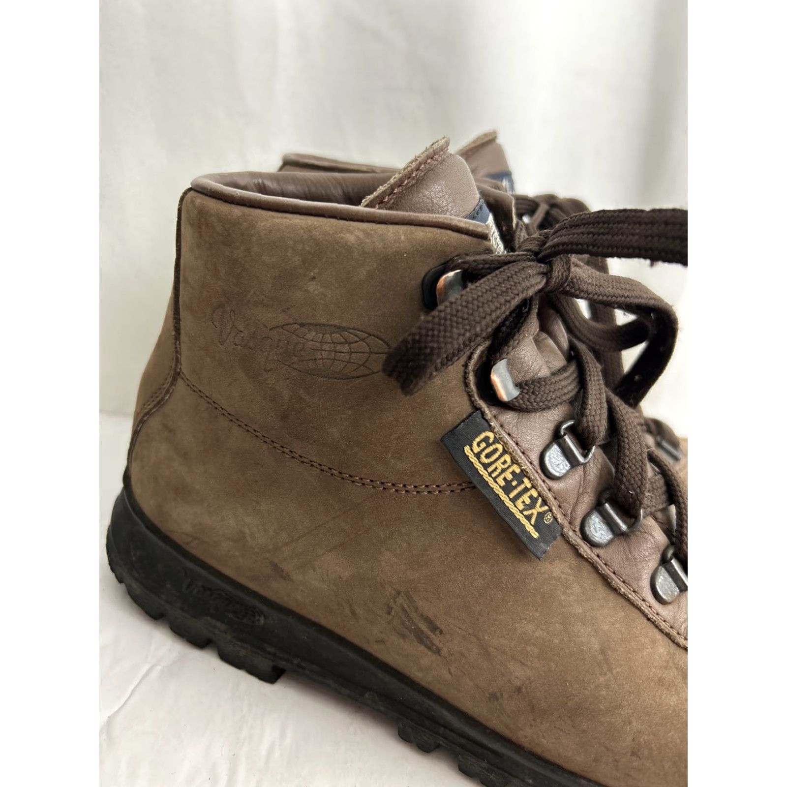 Vasque Vasque Sundowner 7530 Brown Gore-Tex Leather Hiking Boots Vintage Men Left 8.5 Right 7 US 8.5 M Leather Outsole Almond Toe Lace Up hiking Boots Mens Size US 9 / EU 42 - 5 Thumbnail