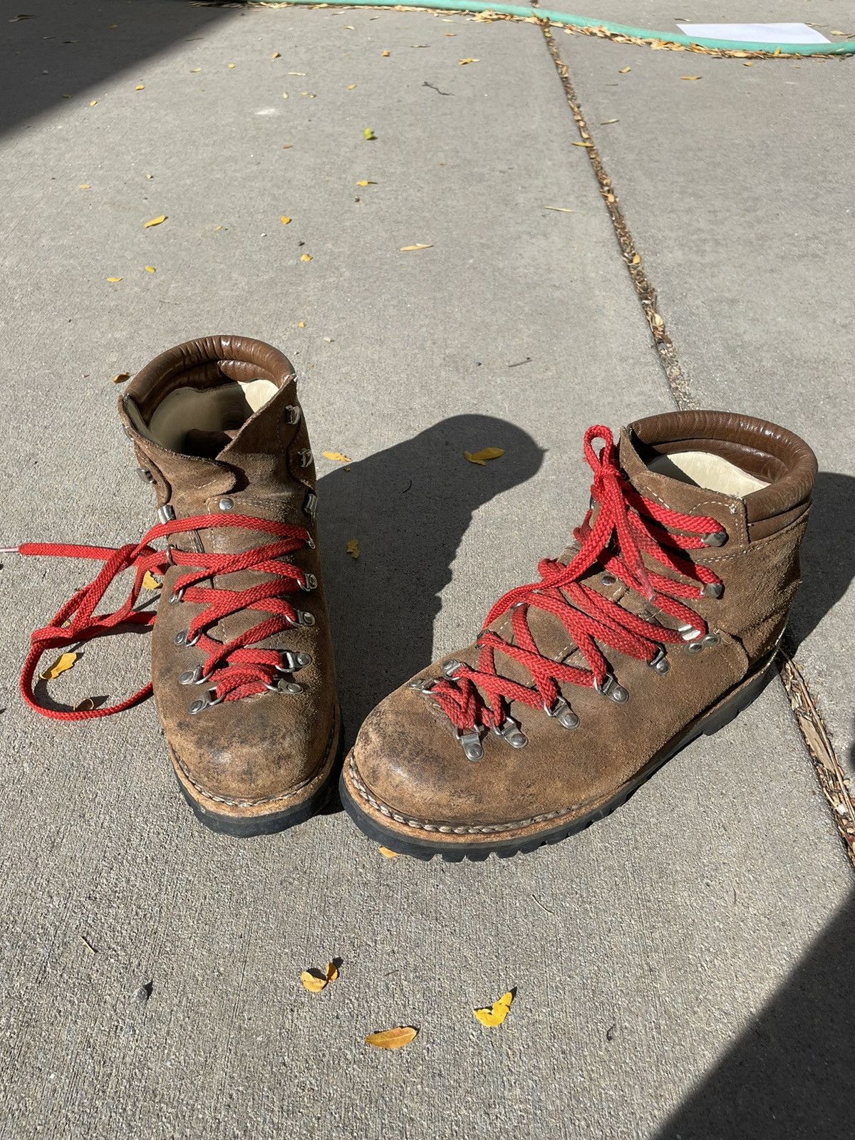 retro hiking boots