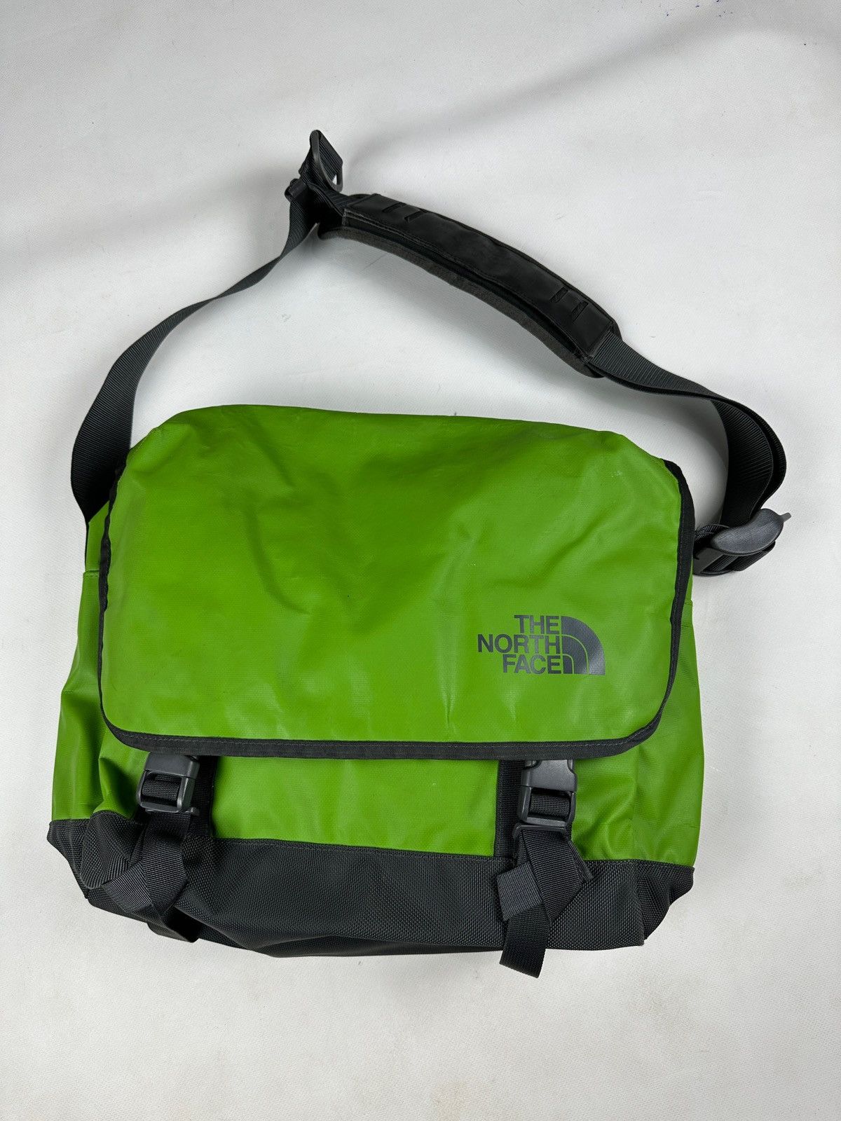 The North Face Vintage The North Face Green Crossbody Messenger Bag Size ONE SIZE - 6 Thumbnail