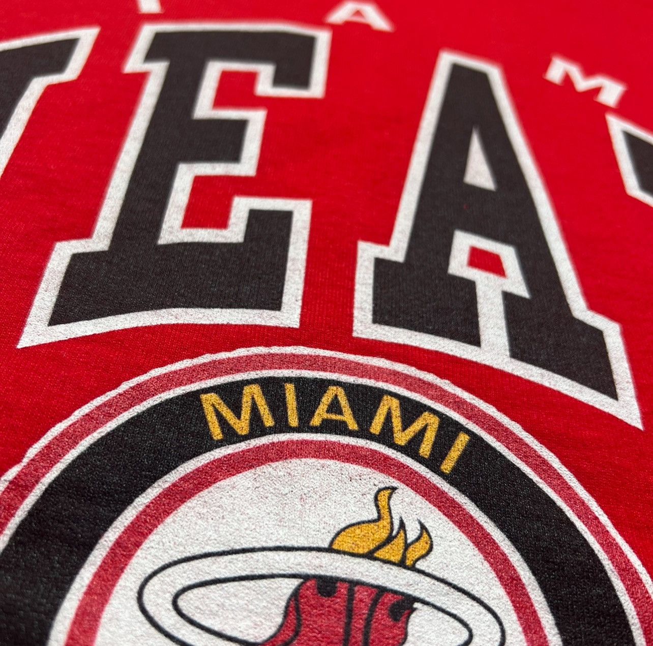 NBA × Vintage Vintage 90s Miami Heat crewneck sweatshirt cstm Size US L / EU 52-54 / 3 - 6 Thumbnail