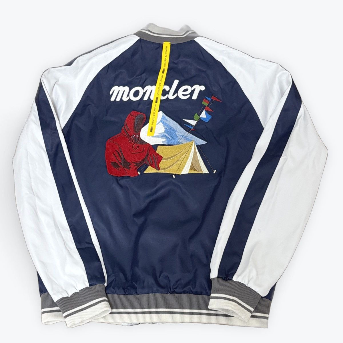 Moncler MONCLER GENIUS Mercedes-Benz by NIGO White Navy Reversible Size US L / EU 52-54 / 3 - 1 Thumbnail