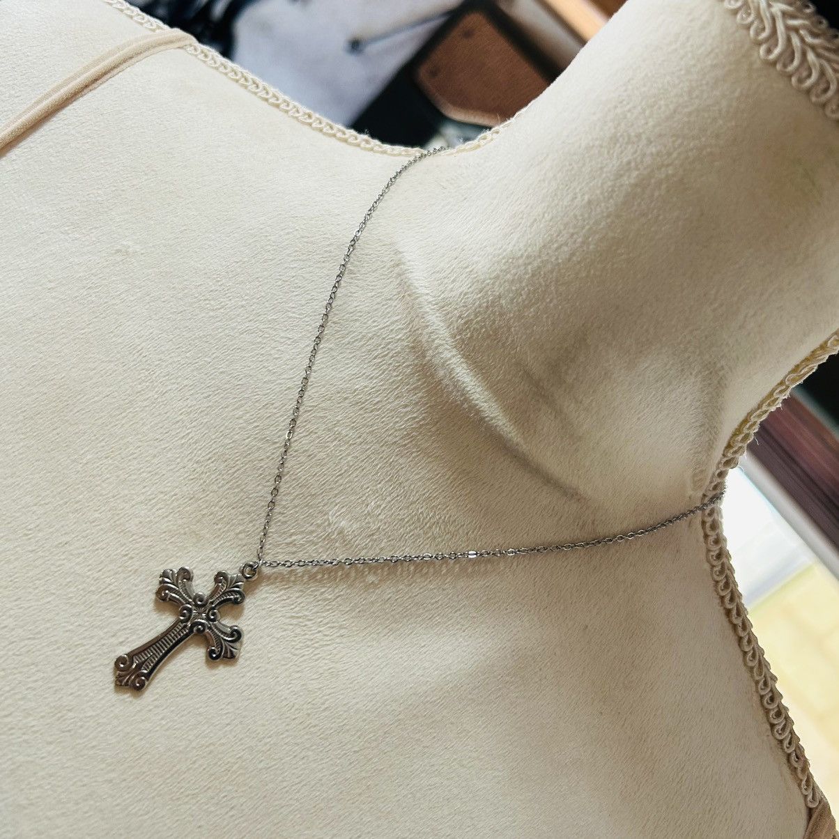 Vintage Vintage silver filigree cross pendant on chain necklace Size ONE SIZE - 2 Thumbnail