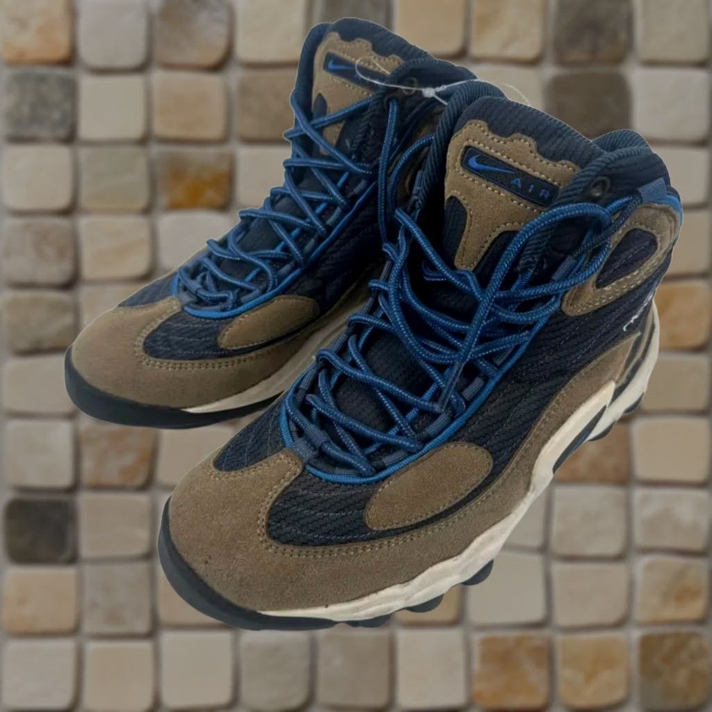 Nike ACG Item Specifications: Brand: Nike ACG, Color: Black, Size 7.5 Size US 8 / EU 41 - 1 Thumbnail