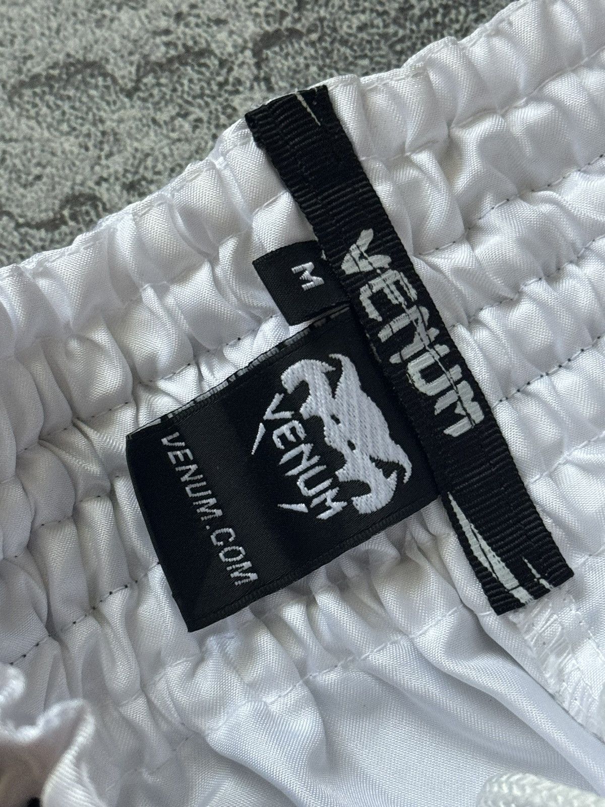 Vintage Venum M big logo shorts 🩳 kick boxing 🥊 Muay Thai karate 🥋 Size US 34 / EU 50 - 7 Thumbnail