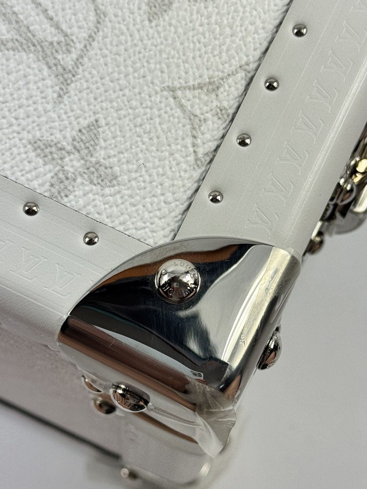 Louis Vuitton Bisten 50 Suitcase Size ONE SIZE - 14 Thumbnail