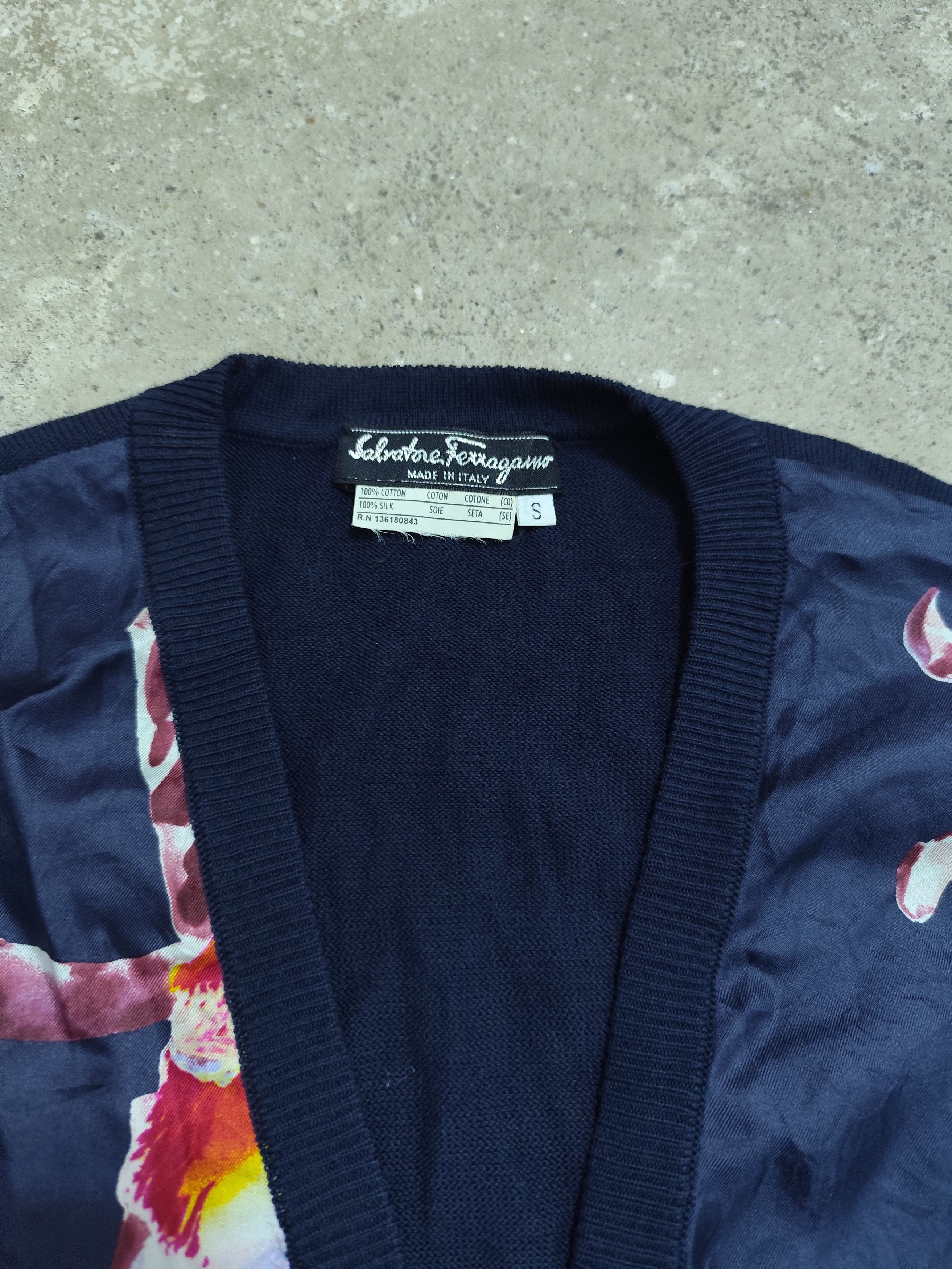 Salvatore Ferragamo Vintage salvatore ferragamo silk cardigan Size S / US 4 / IT 40 - 2 Thumbnail