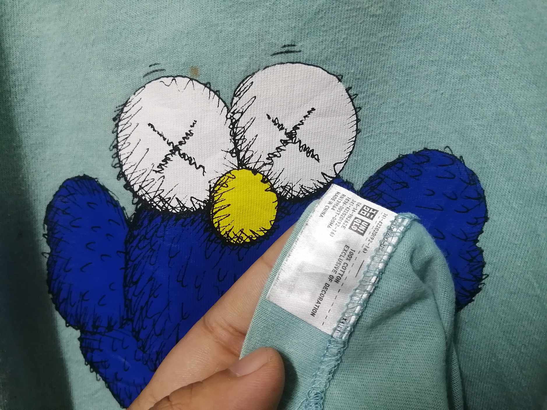 Vintage TSHIRTS KAWS VERY RARE Size US L / EU 52-54 / 3 - 6 Thumbnail